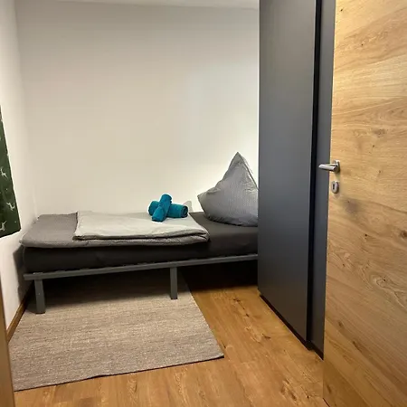Beim Schweizer Lägenhet